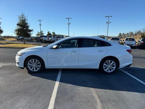 Summit White 2024 Chevrolet Malibu LT