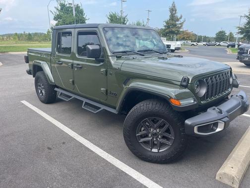 2024 Jeep Gladiator Sport