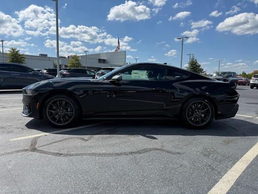 2025 Ford Mustang Dark Horse