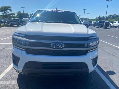 Star White 2023 Ford Expedition Max XLT