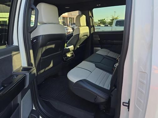 2024 Ford F-150 Lightning Platinum