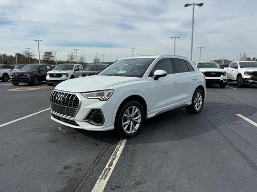2024 Audi Q3 45 S line Premium