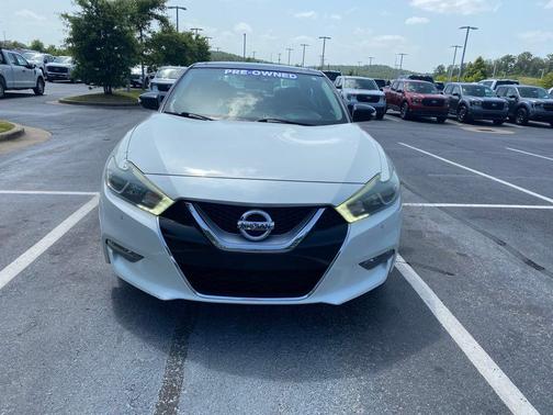 White 2017 Nissan Maxima 3.5 SL
