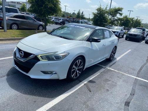 White 2017 Nissan Maxima 3.5 SL