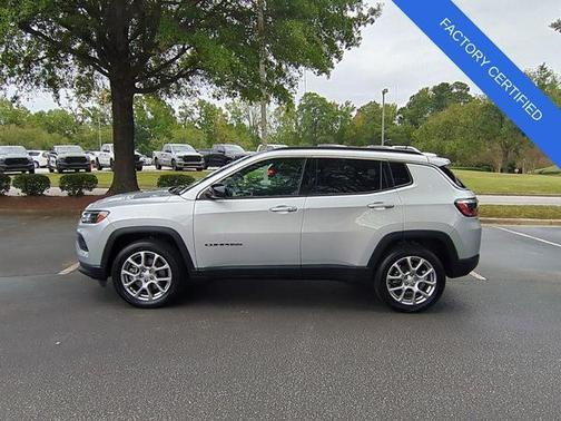 2024 Jeep Compass Latitude Lux FWD