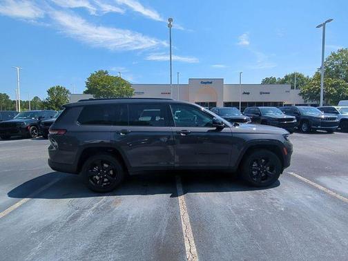 2025 Jeep Grand Cherokee L Laredo