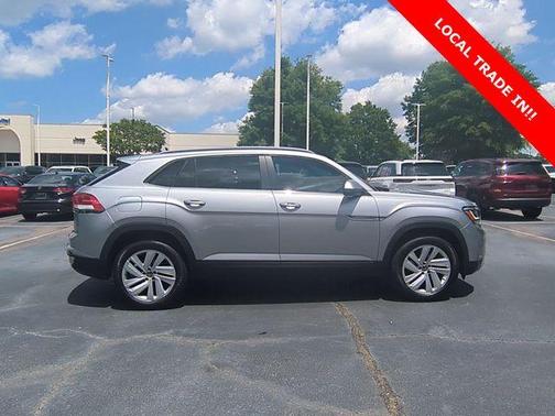 2020 Volkswagen Atlas Cross Sport 2.0T SE w/Technology 4MOTION