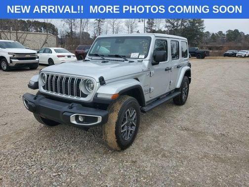 2024 Jeep Wrangler 4-Door Sahara 4x4