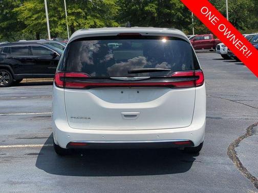 2023 Chrysler Pacifica Touring-L