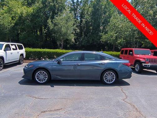 2021 Toyota Avalon Hybrid Limited