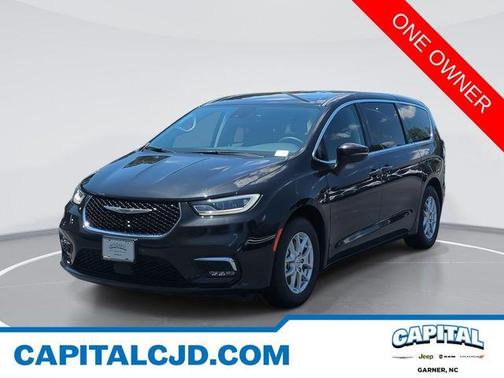 2023 Chrysler Pacifica Touring-L