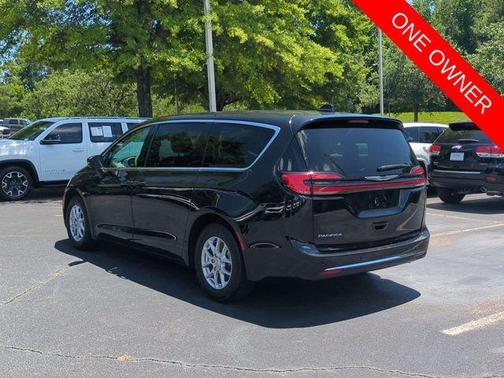 2023 Chrysler Pacifica Touring-L