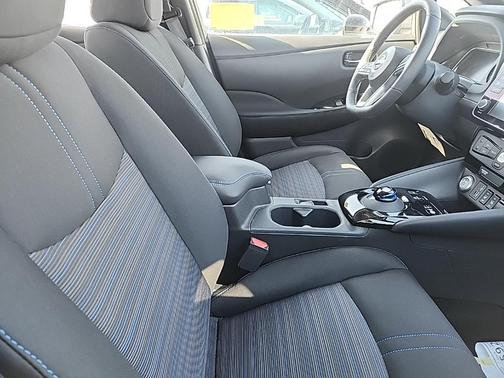2024 Nissan Leaf SV PLUS