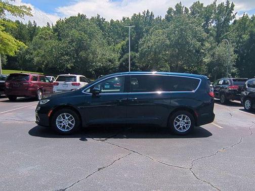 2023 Chrysler Pacifica Touring-L
