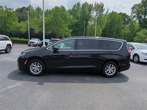 2023 Chrysler Pacifica Touring-L