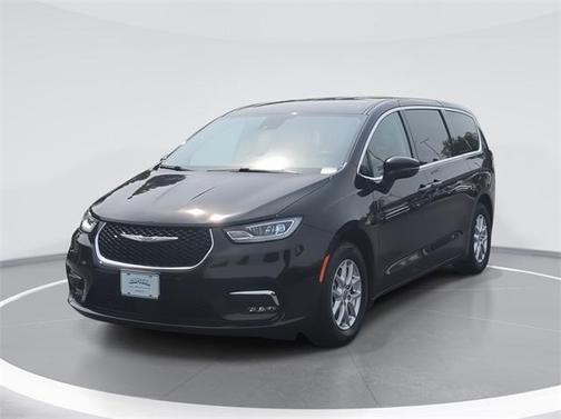2023 Chrysler Pacifica Touring-L