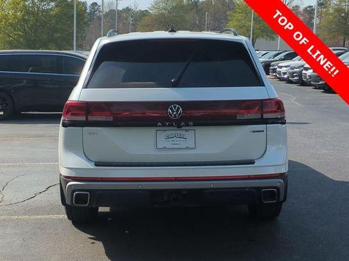 2024 Volkswagen Atlas 2.0T Peak Edition SEL
