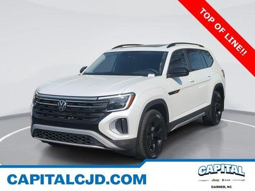 2024 Volkswagen Atlas 2.0T Peak Edition SEL