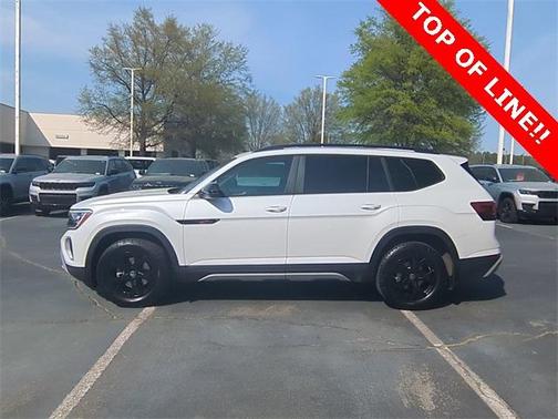 2024 Volkswagen Atlas 2.0T Peak Edition SEL