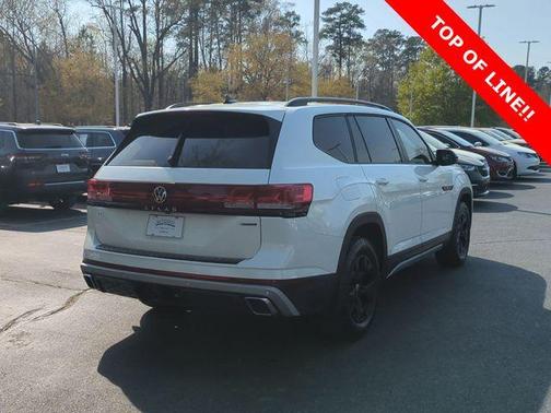 2024 Volkswagen Atlas 2.0T Peak Edition SEL