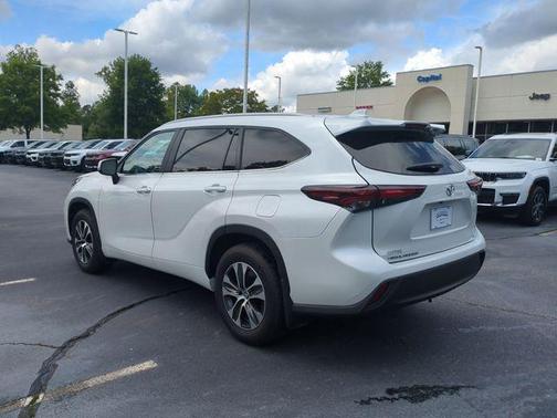 2024 Toyota Highlander XLE