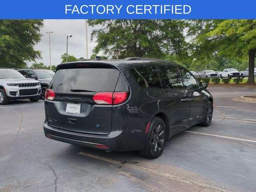 2020 Chrysler Pacifica Hybrid Touring L