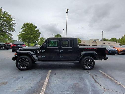 2022 Jeep Gladiator Overland