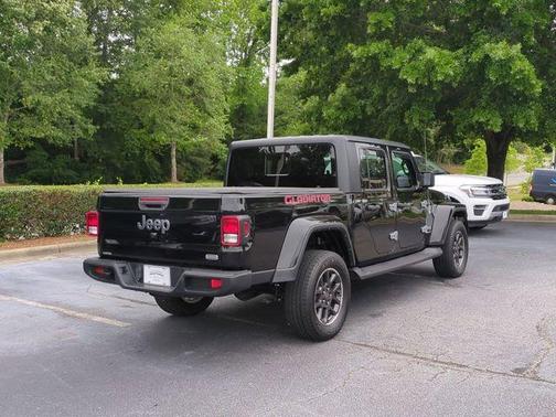 2022 Jeep Gladiator Overland