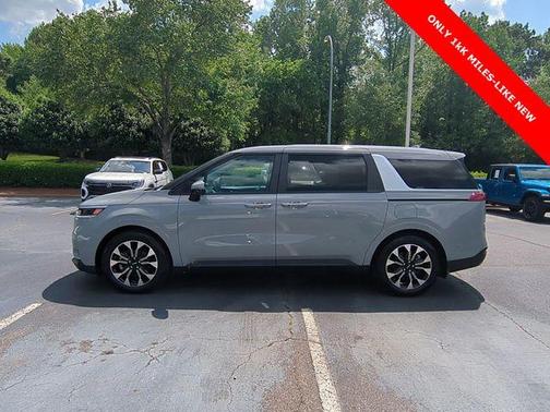 2024 Kia Carnival EX