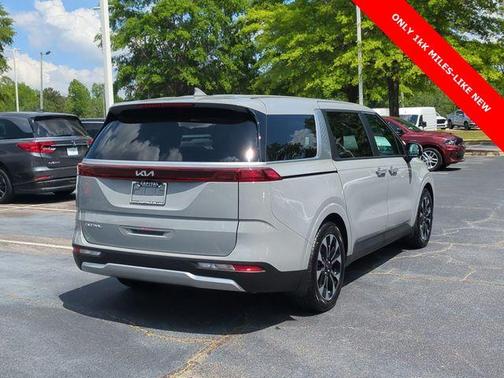 2024 Kia Carnival EX