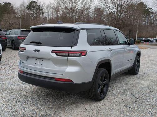 2025 Jeep Grand Cherokee L Laredo
