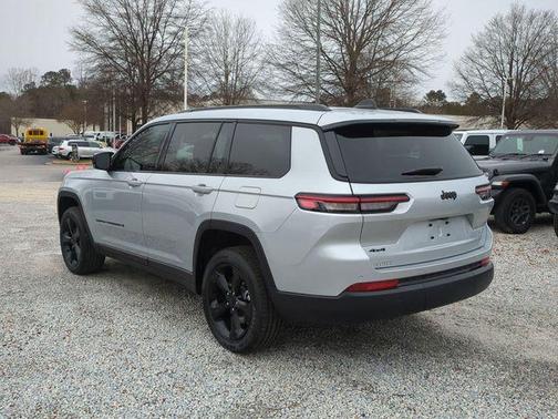 2025 Jeep Grand Cherokee L Laredo