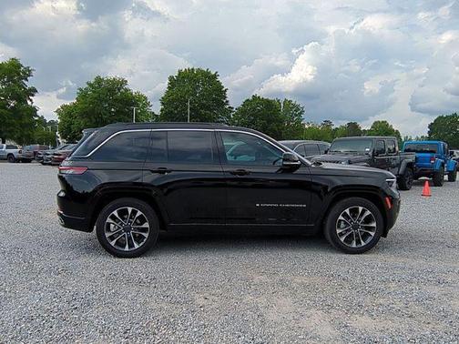 2025 Jeep Grand Cherokee Overland