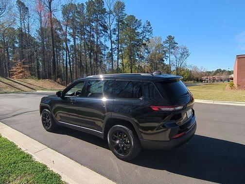 2025 Jeep Grand Cherokee L Laredo