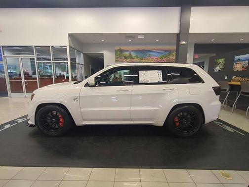 2021 Jeep Grand Cherokee Trackhawk