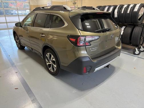 2022 Subaru Outback Touring XT