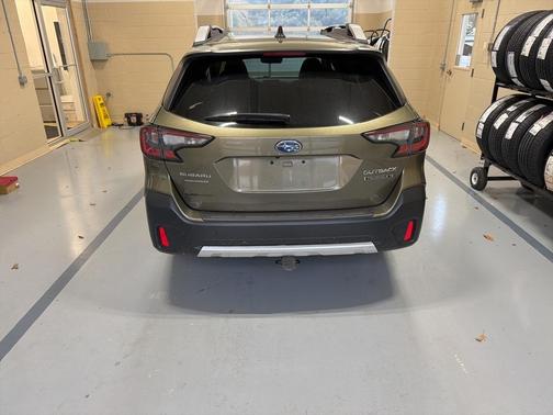2022 Subaru Outback Touring XT