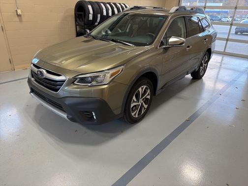 2022 Subaru Outback Touring XT