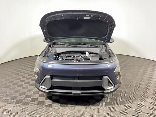 2025 Hyundai KONA SE