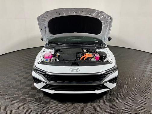 2025 Hyundai ELANTRA HEV SEL Sport