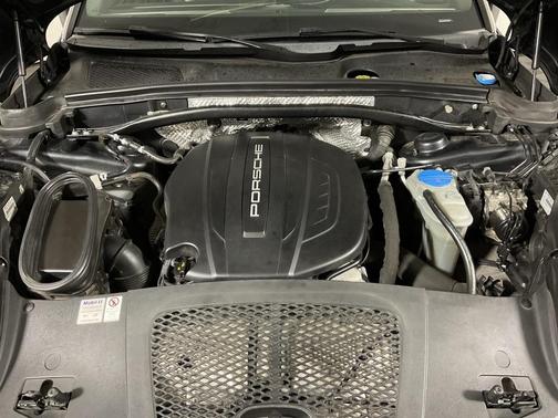 2018 Porsche Macan Base