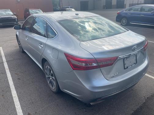 2016 Toyota Avalon XLE