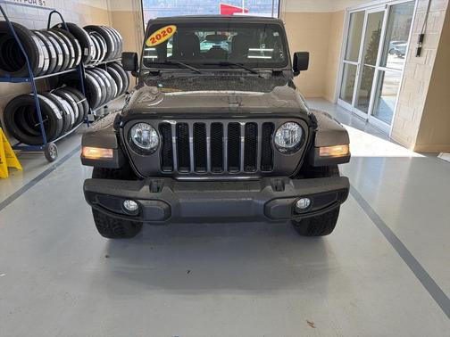 2020 Jeep Wrangler Unlimited Sahara Altitude