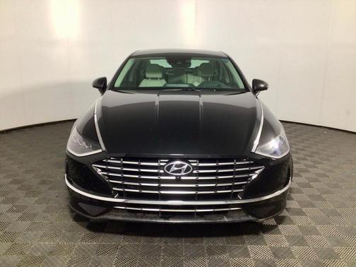 2022 Hyundai SONATA Hybrid Limited