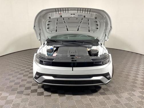 2025 Hyundai IONIQ 5 SE