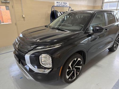 2024 Mitsubishi Outlander SE