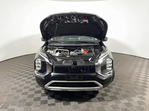 2024 Mitsubishi Outlander 