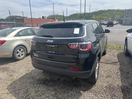 2023 Jeep Compass Sport