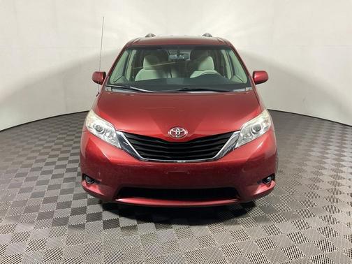 2014 Toyota Sienna LE