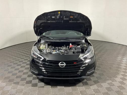 2025 Nissan Versa 1.6 SR